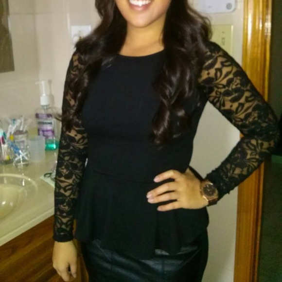 Floral Lace Peplum Top - Picture 6 of 6